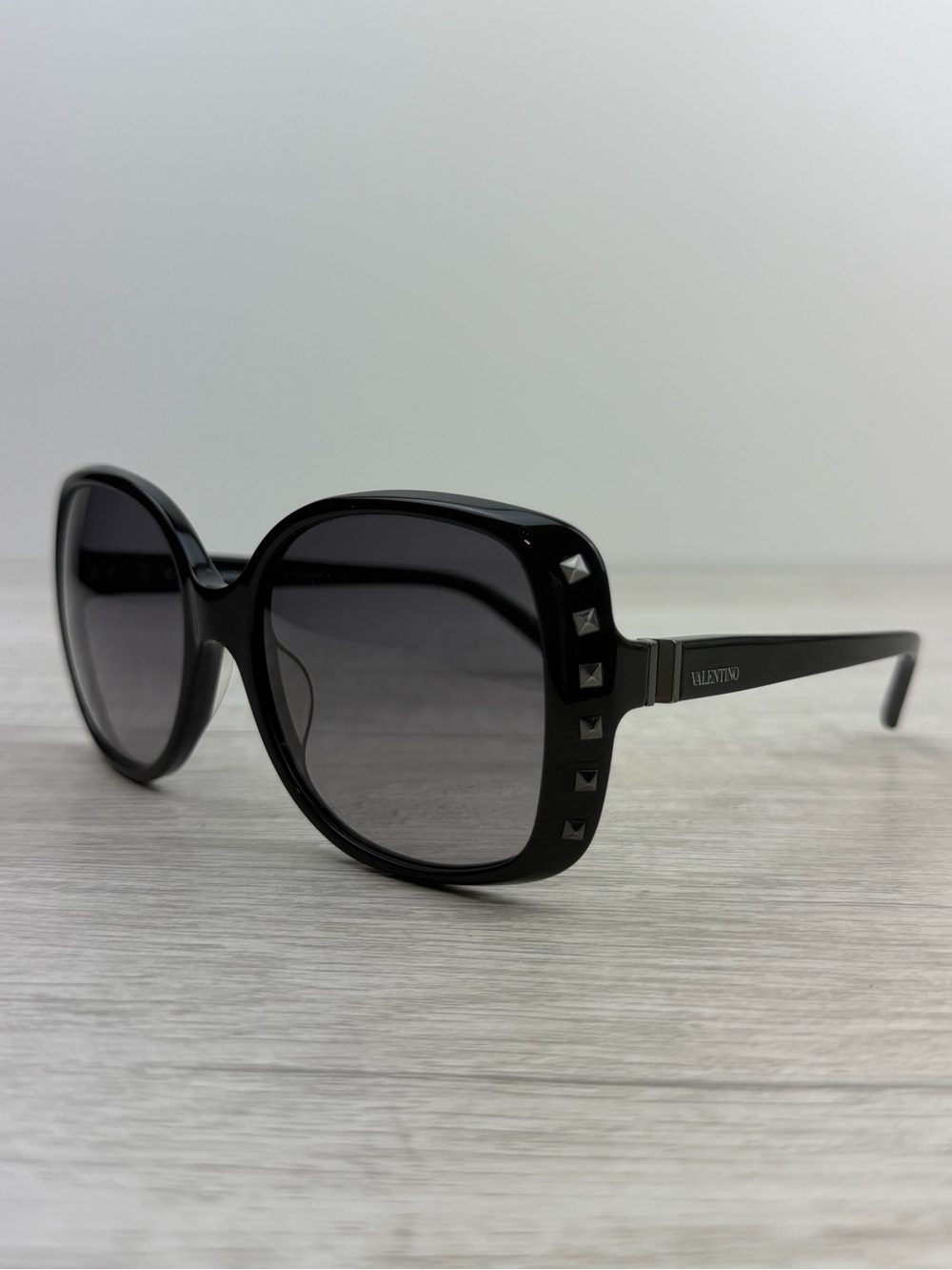 Valentino Rockstud Oversized Sunglasses Black V623S Made in Italy